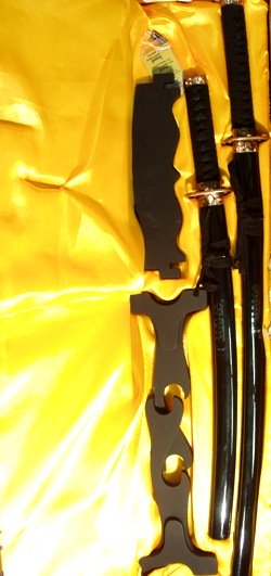 Набор японских мечей - сувенирное оружие